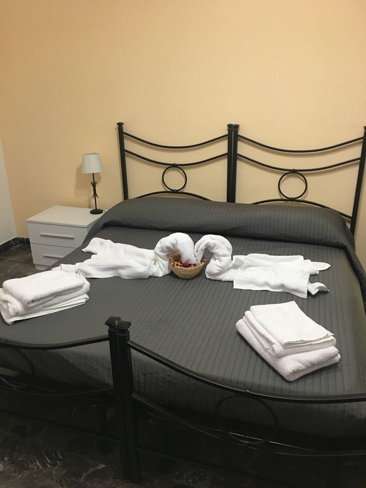 ローマ ダミアニ&シスター ゲスト ハウス Bed & Breakfast エクステリア 写真